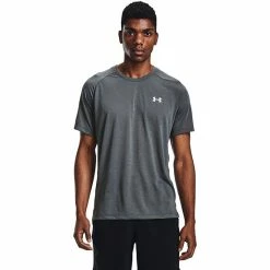 Men's Under Armour UA Streaker Run Short Sleeve Shirt Black Rose 26 Men's Under Armour UA Streaker Run Short Sleeve Shirt Black Rose -Under Armour SHOP unnamed file 7548